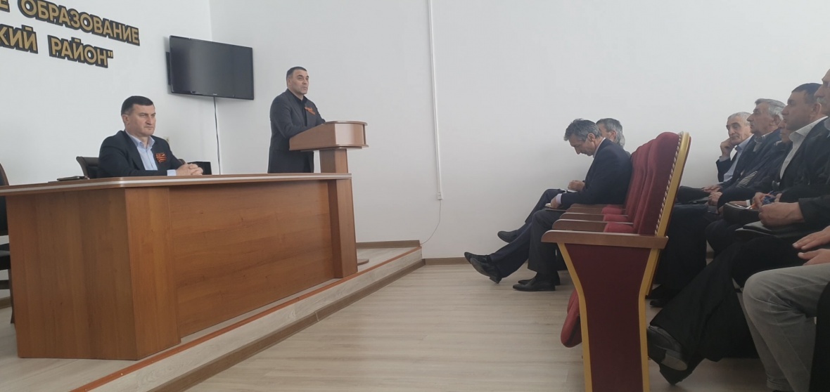 Общерайонное родительское собрание с участием главы района Мухидина Магомедова провели в администрации района