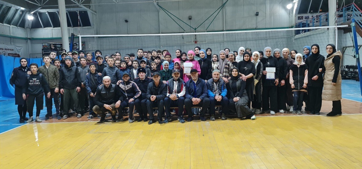Волейбол среди старшеклассников района прошел ко Дню народного единства страны