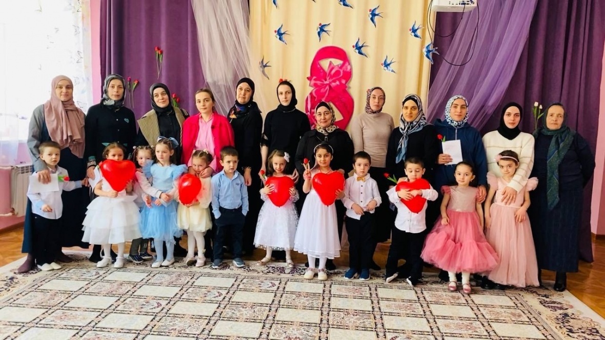 Цикл мероприятий к Международному женскому дню в Чародинском районе открыли дошкольные образовательные учреждения
