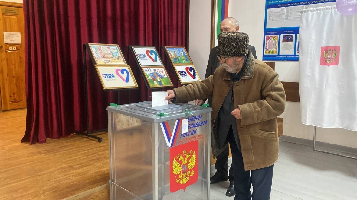 Старшее поколение Чародинского района ответственно отнеслись к выборам Президента страны