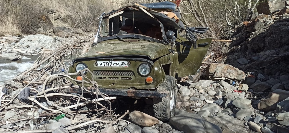 17 апреля на 10 километре автомобильной дороги «Цуриб-Арчиб» Чародинского района произошла авария