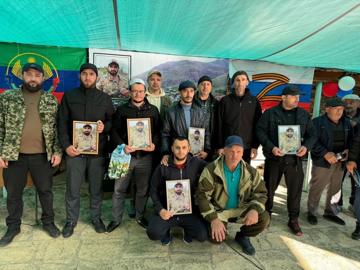 В память Ибрагимова Магомеда, погибшего в ходе СВО, в селе Ценеб провели чемпионат Муккратля по настольному теннису