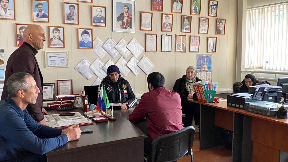 В Чародинском районе состоялась встреча, где обсуждался вопрос об укреплении этноконфесионального мира и согласия