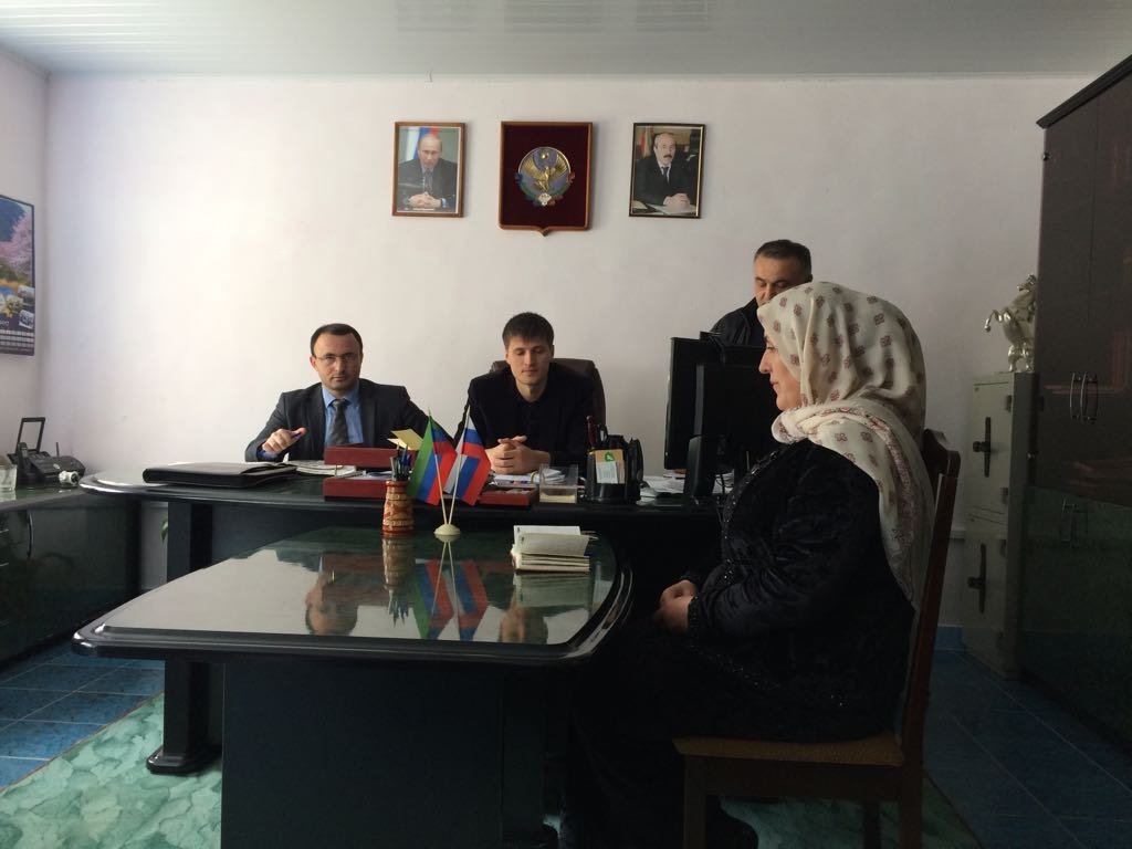 Член Избиркома Дагестана Дмитрий Гасанов посетил с рабочим визитом Территориальную избирательную комиссию Чародинского района