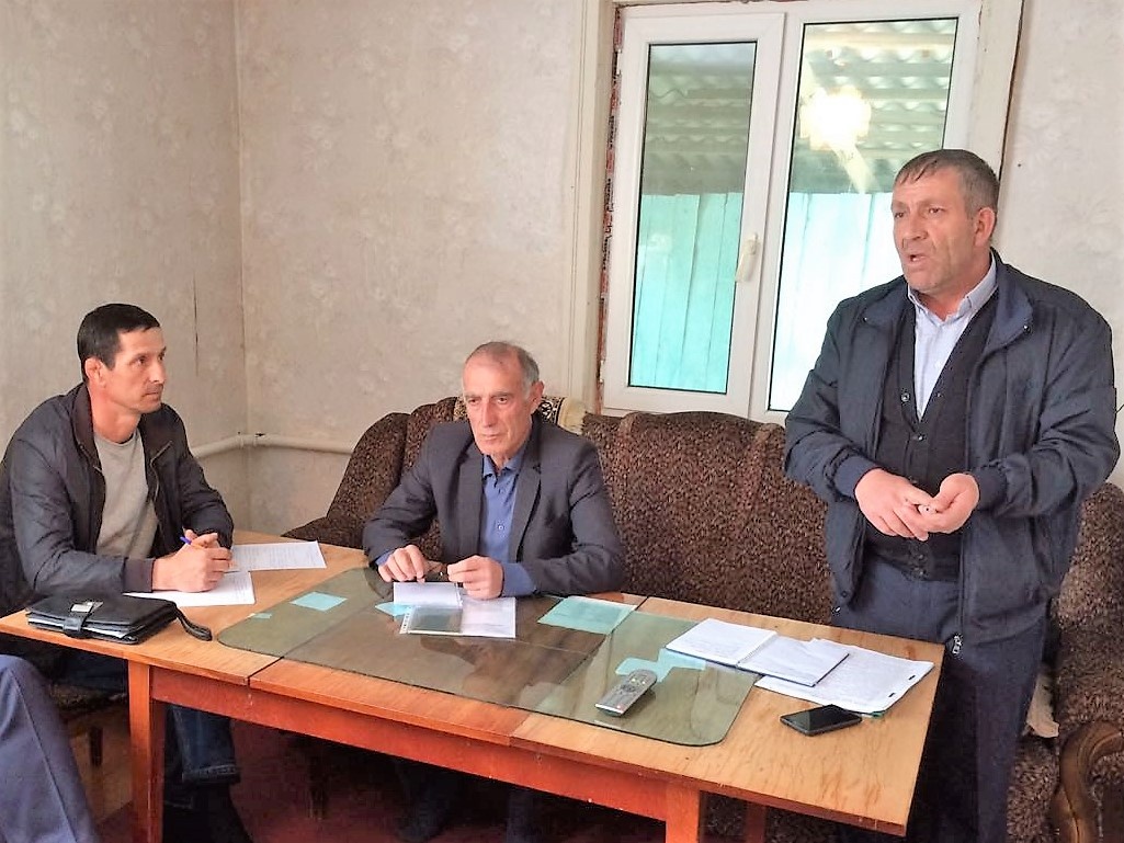 20 апреля в селе Кочубей Тарумовского района прошло совещание с участием руководителей сельхозпредприятий и ветеринарных специалистов района