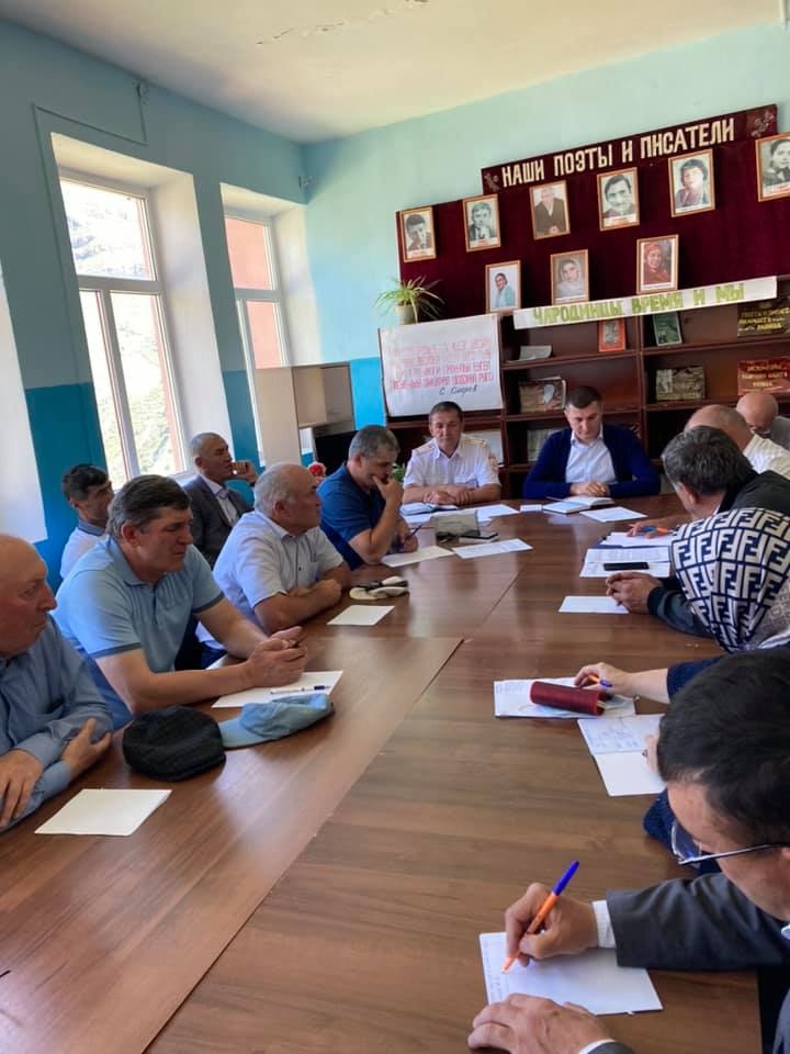 20 августа под руководством главы района Мухидина Магомедова состоялось внеочередное заседание АТК в МО «Чародинский район»