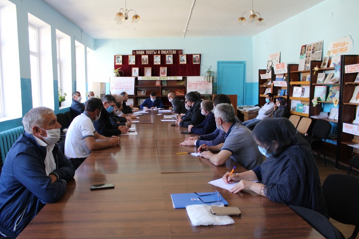 17 сентября глава района Мухидин  Магомедов провел совещание с главами сельских поселений