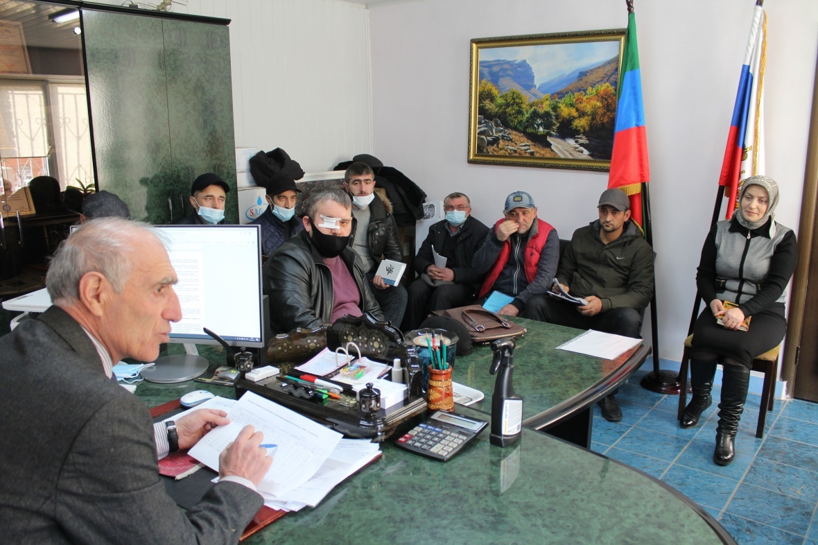 Магомед Омаров  провел совещание с главами сельских поселений района по вопросу проведения Всероссийской переписи населения