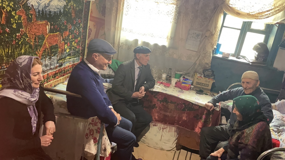 Глава района навестил ветерана труда Шамхалова Юсупа из села Арчиб